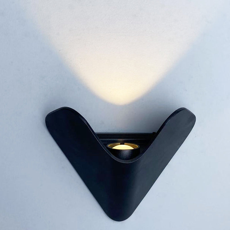 Triangular outdoor wall lamp 5W, upward light (IP65), 3000K