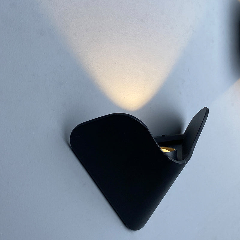 Triangular outdoor wall lamp 5W, upward light (IP65), 3000K
