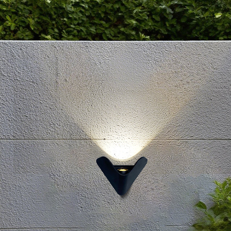 Triangular outdoor wall lamp 5W, upward light (IP65), 3000K