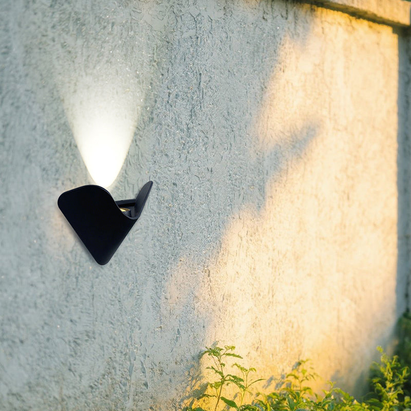 Triangular outdoor wall lamp 5W, upward light (IP65), 3000K