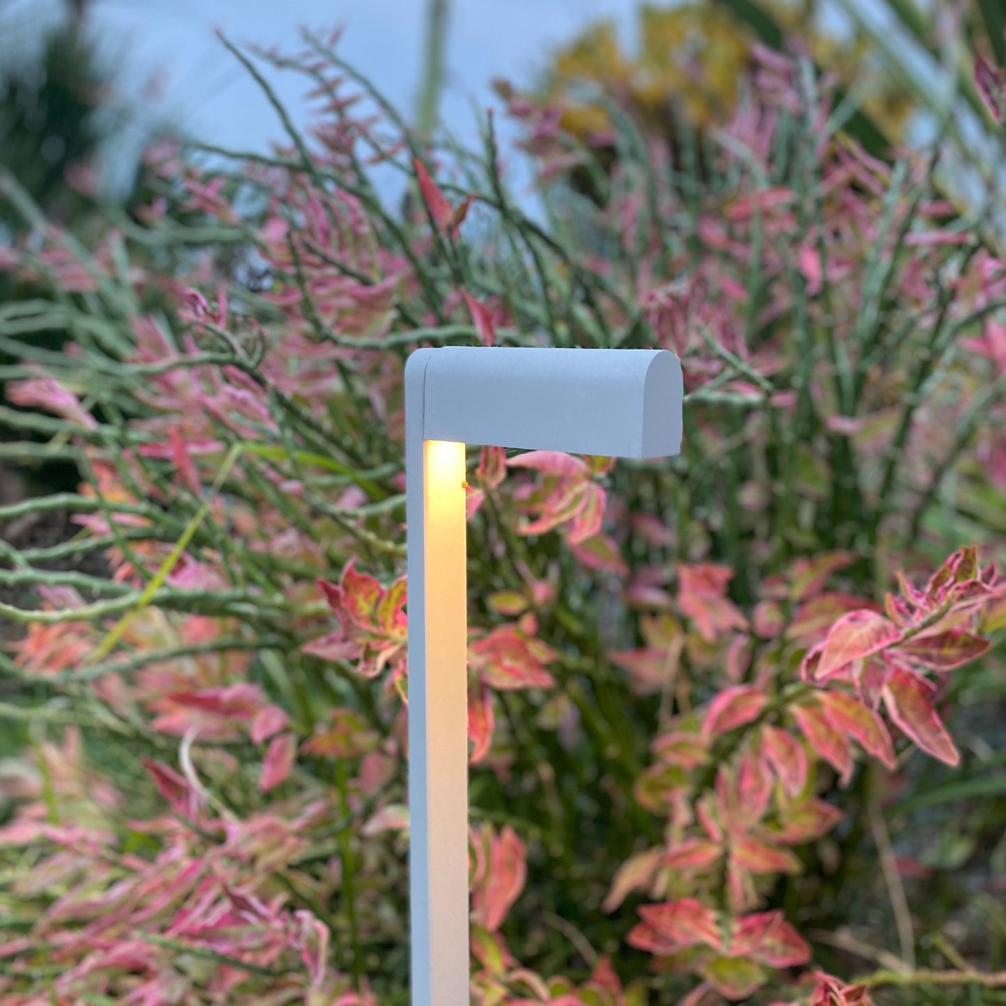 Square Wide Angle Outdoor Lights Recommended | RA90+ waterproof and rustproof, first choice for villa garden night landscape design.