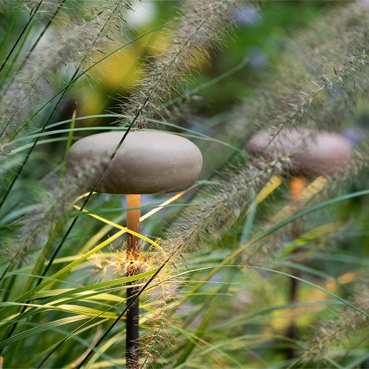 Stone outdoor lawn light