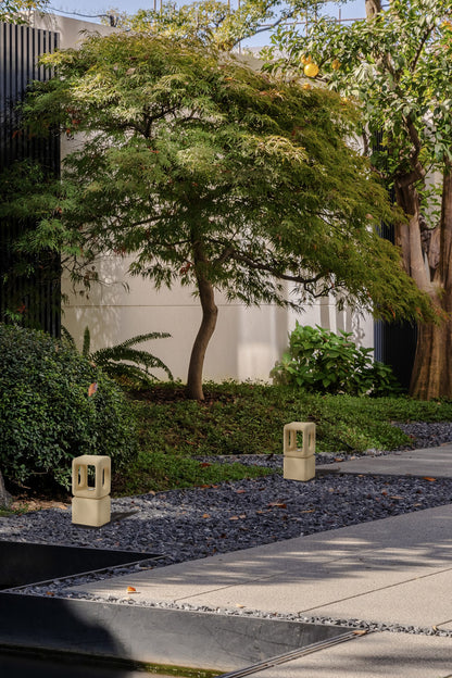 MOP0012-01 Cement Outdoor Light - 3000K (IP65) - Solar Powered & High Colour Rendering Index (CRI) 90+ & UV Protection